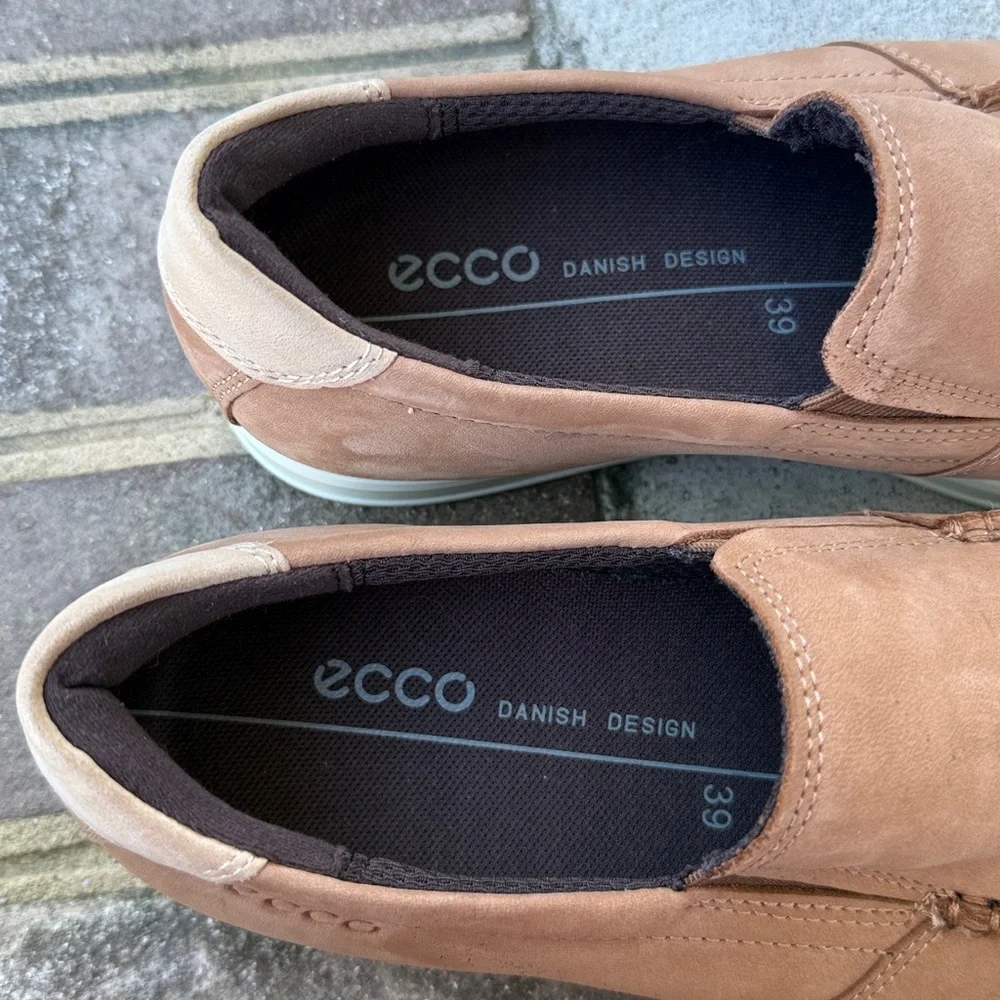 ECCO Men’s Cathum Moc Toe Slip on Sneaker. Light Brown. Size 39. NWT.